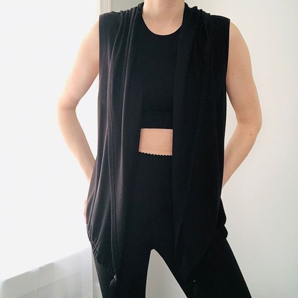 VICTORIA SPORT VS Vest XS Workout Black - Picture 1 of 11